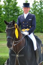 Holga Finken verlässt das Gestüt Bonhomme - Foto: Schroeder