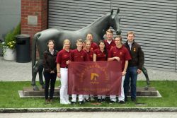 Das siegreiche Jungzüchterteam aus Brandenburg-Anhalt - Foto: Hannoveraner Verband